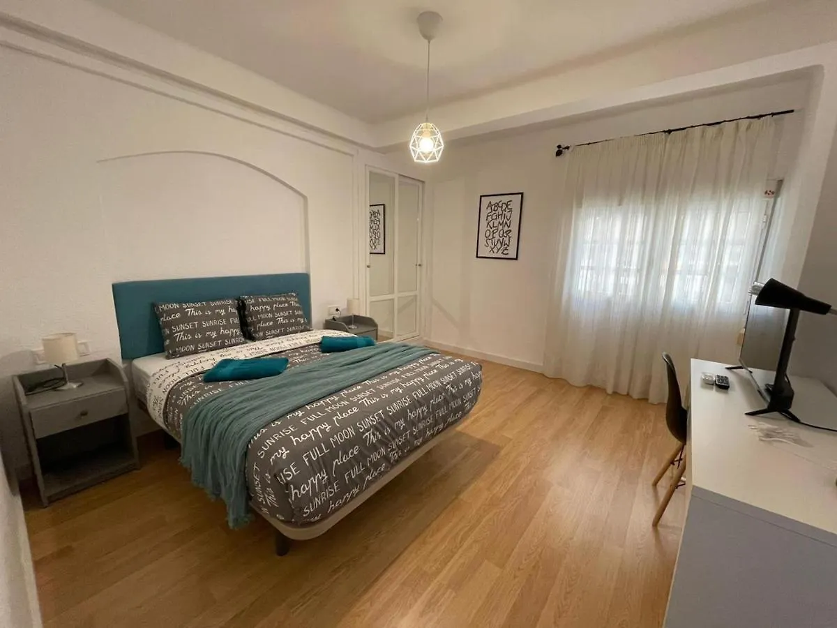 Apartment Holidays2Malaga 2 Bedroom Armengual De La Mota Close Shopping Center Spain