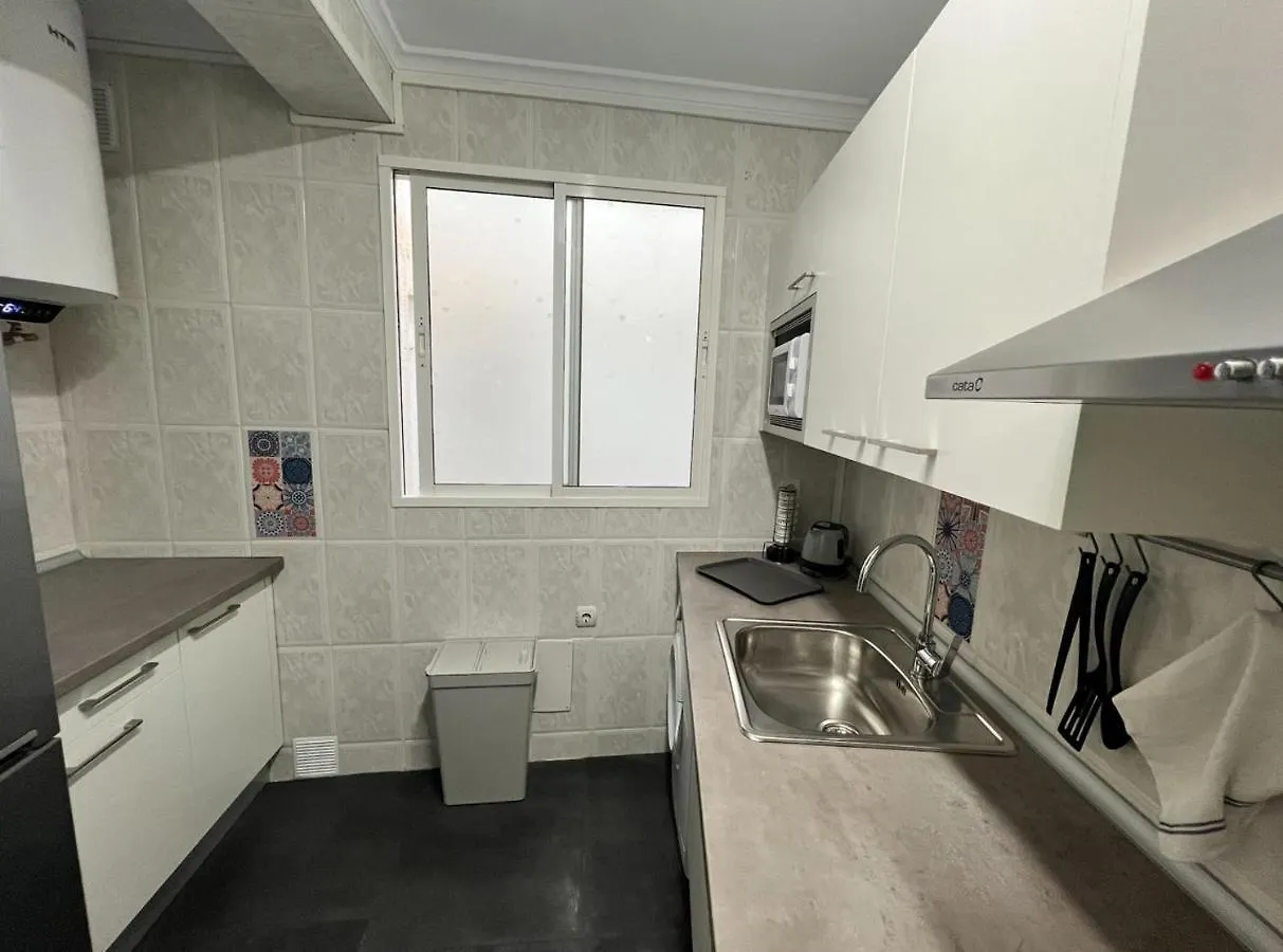 Holidays2Malaga 2 Bedroom Armengual De La Mota Close Shopping Center Malaga