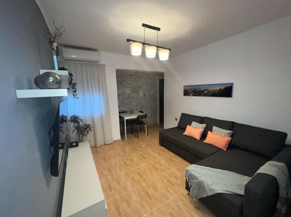 Holidays2Malaga 2 Bedroom Armengual De La Mota Close Shopping Center Malaga
