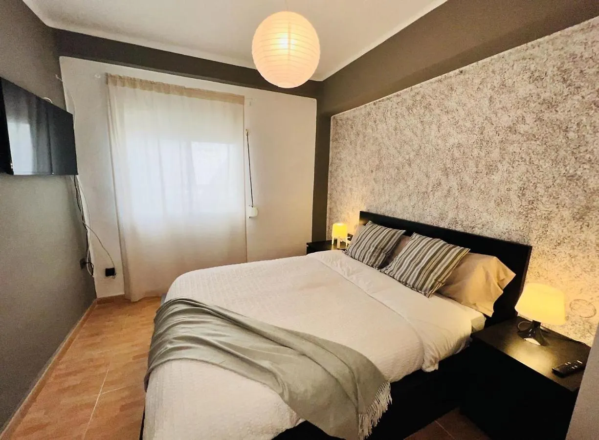 Holidays2Malaga 2 Bedroom Armengual De La Mota Close Shopping Center Spain