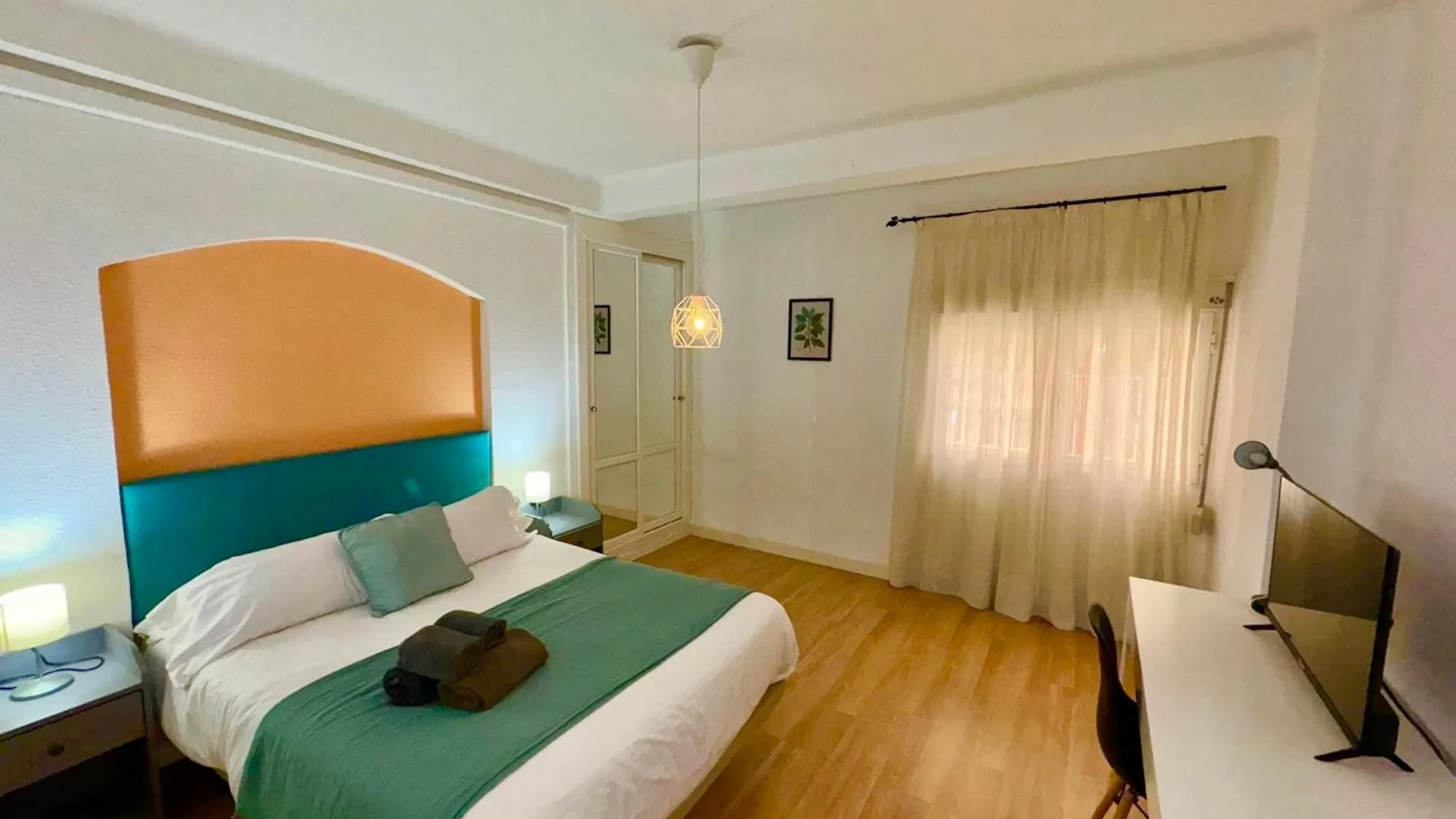 Holidays2Malaga 2 Bedroom Armengual De La Mota Close Shopping Center 0*, Malaga